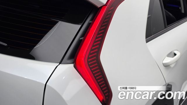 Kia Niro 2024 — photo 9