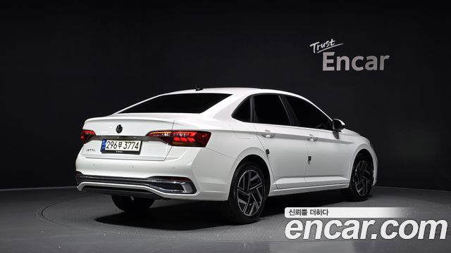 Volkswagen Jetta 2023 — photo 2
