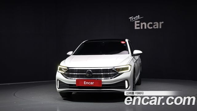Volkswagen Jetta 2023 — photo 3