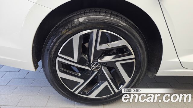 Volkswagen Jetta 2023 — photo 5