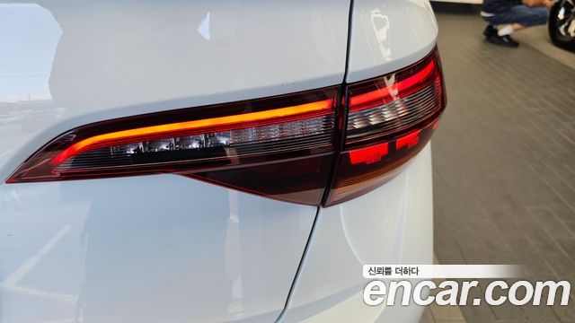 Volkswagen Jetta 2023 — photo 9