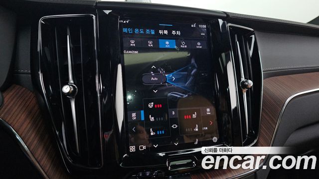 Volvo XC60 2025 — photo 19