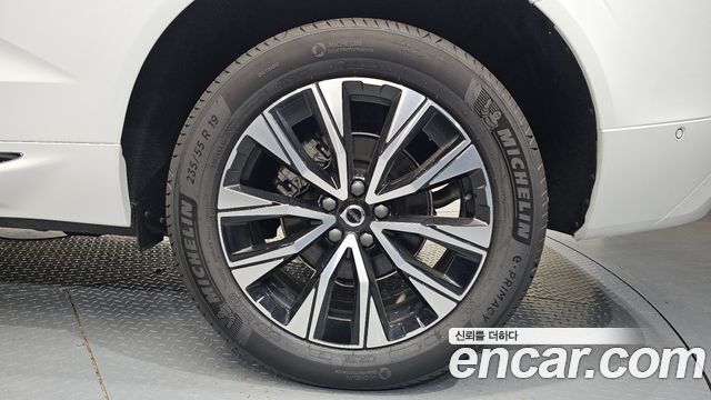 Volvo XC60 2025 — photo 7