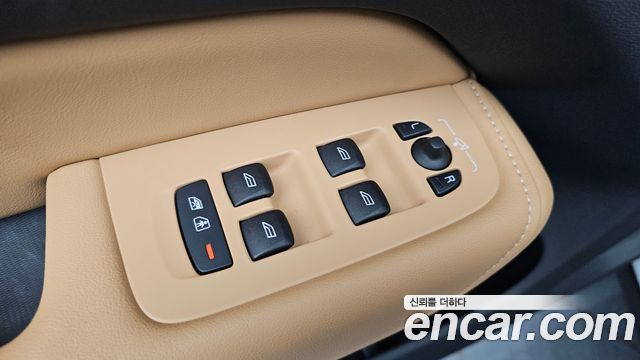 Volvo XC60 2025 — photo 28
