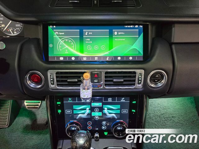 Land Rover Range Rover 2012 — photo 11