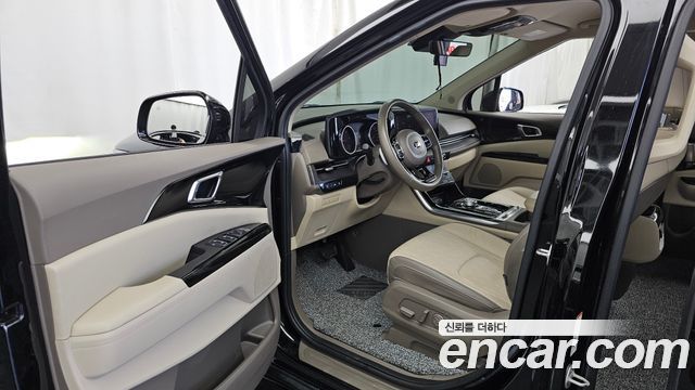 Kia Canival 2021 — photo 10