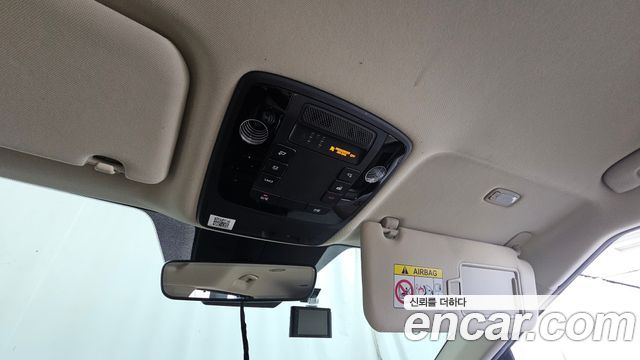 Kia Canival 2021 — photo 18