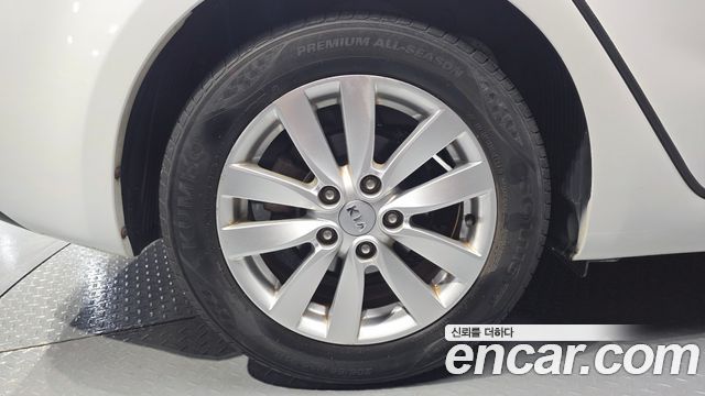 Kia K3 2013 — photo 5