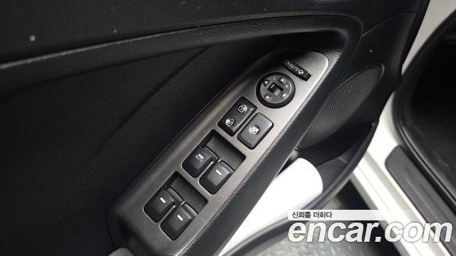 Kia K3 2013 — photo 27