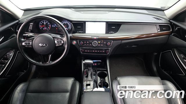 Kia K7 2018 — photo 10