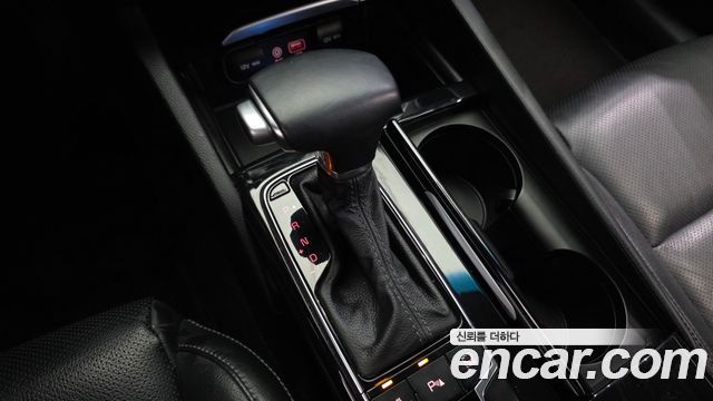 Kia K7 2018 — photo 12
