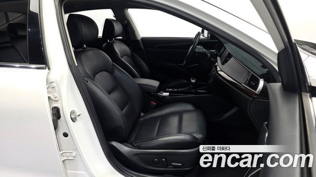 Kia K7 2018 — photo 17