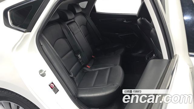 Kia K7 2018 — photo 18