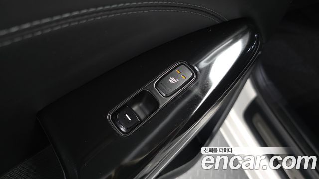 Kia K7 2018 — photo 24