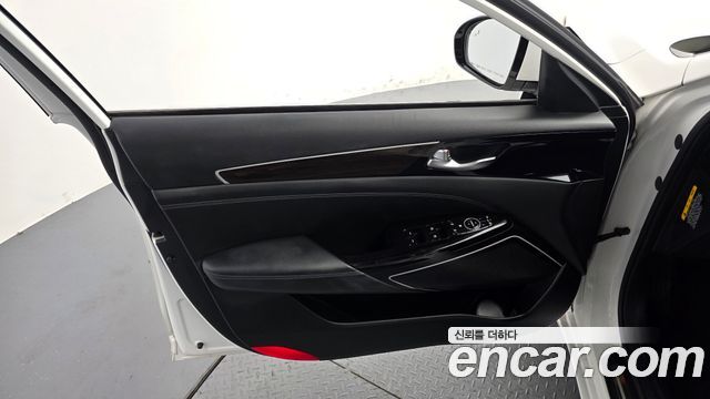 Kia K7 2018 — photo 14