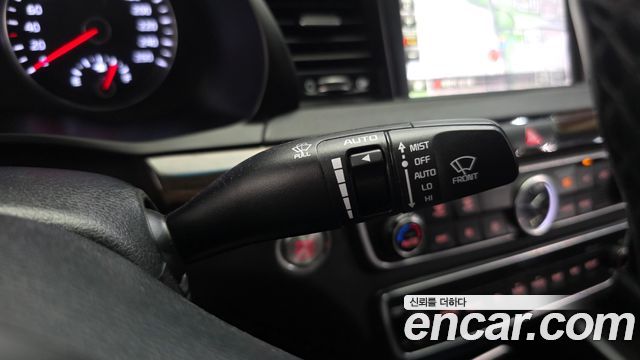 Kia K7 2018 — photo 30