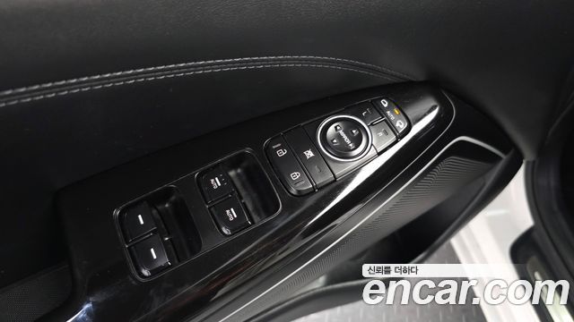 Kia K7 2018 — photo 33