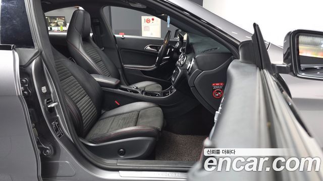 Mercedes-Benz CLA-Class 2017 — photo 11
