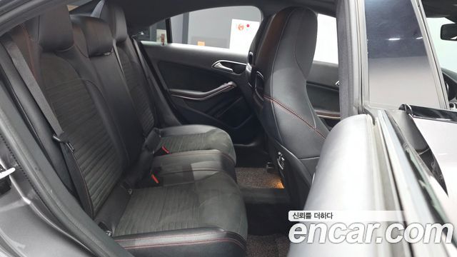 Mercedes-Benz CLA-Class 2017 — photo 12