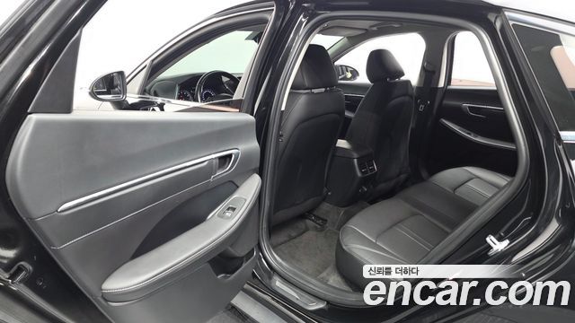 Hyundai Sonata 2022 — photo 12