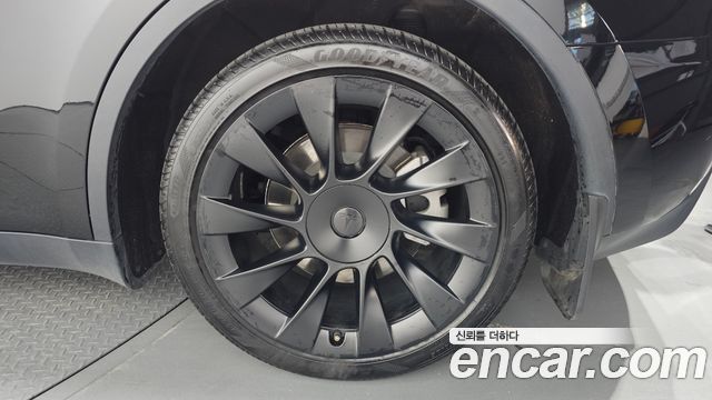 Tesla Model Y 2024 — photo 5