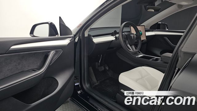 Tesla Model Y 2024 — photo 10