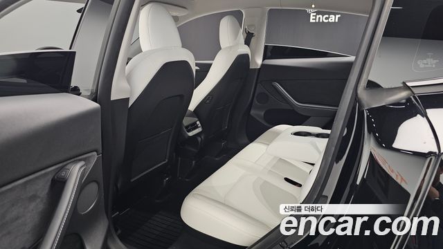 Tesla Model Y 2024 — photo 12