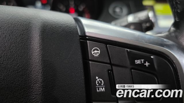 Land Rover Discovery Sport 2017 — photo 18