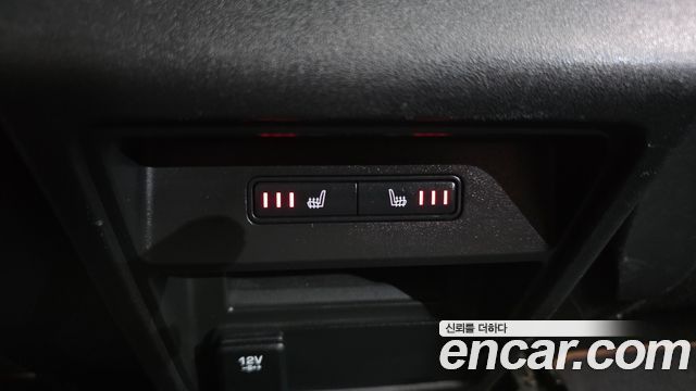 Land Rover Discovery Sport 2017 — photo 19