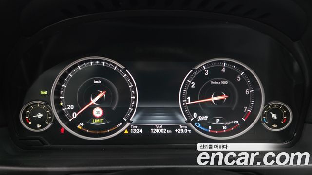 BMW 5-Series 2016 — photo 8