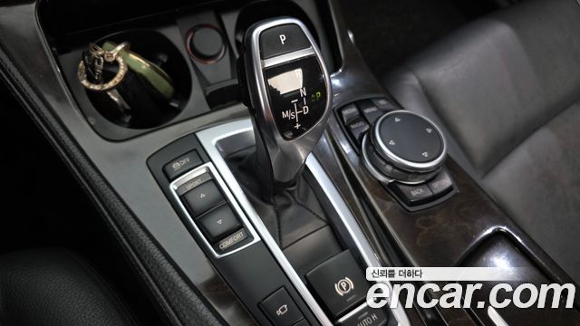 BMW 5-Series 2016 — photo 9