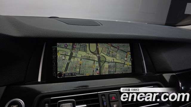 BMW 5-Series 2016 — photo 14