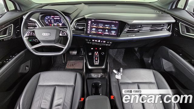 Audi Q4 e-tron 2023 — photo 10