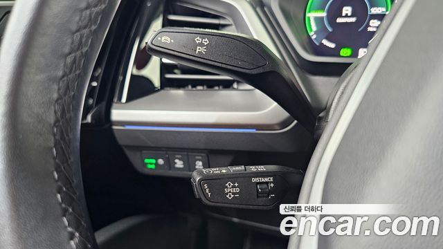 Audi Q4 e-tron 2023 — photo 28
