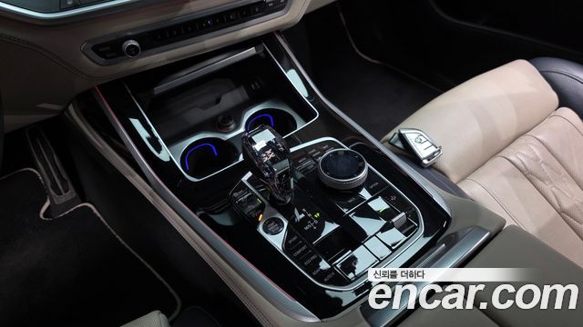 BMW X7 2021 — photo 9