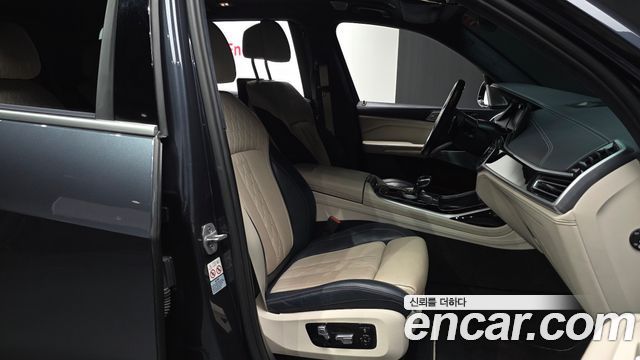 BMW X7 2021 — photo 11