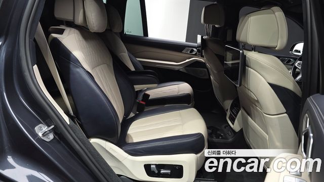 BMW X7 2021 — photo 12