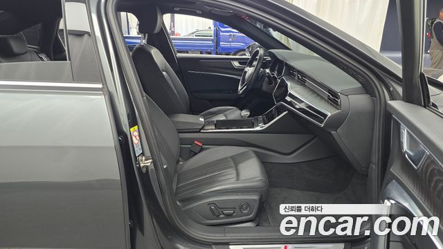 Audi A6 2021 — photo 11
