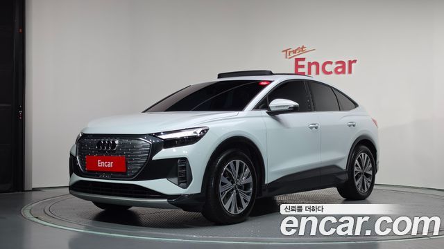 Audi Q4 e-tron 2025 — photo 1