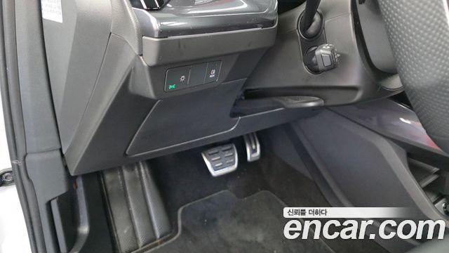 Audi Q4 e-tron 2025 — photo 18