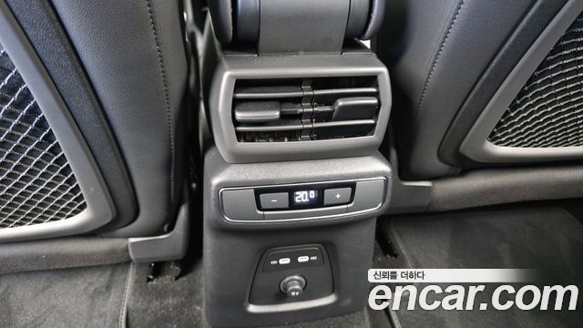 Audi Q4 e-tron 2025 — photo 19