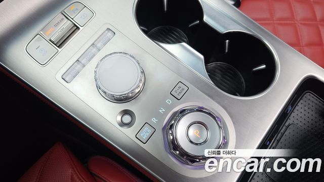 Genesis GV70 2025 — photo 12