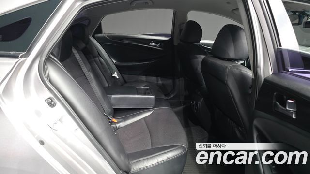 Hyundai Sonata 2014 — photo 18