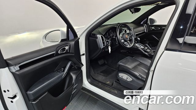 Porsche Cayenne 2017 — photo 10
