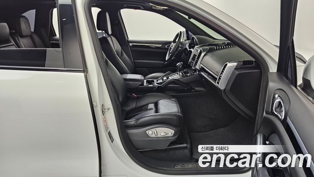 Porsche Cayenne 2017 — photo 11
