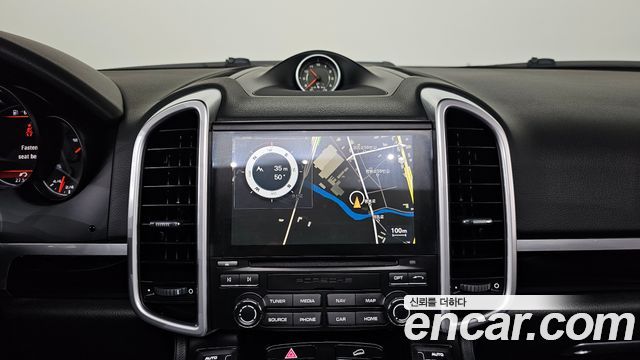 Porsche Cayenne 2017 — photo 14