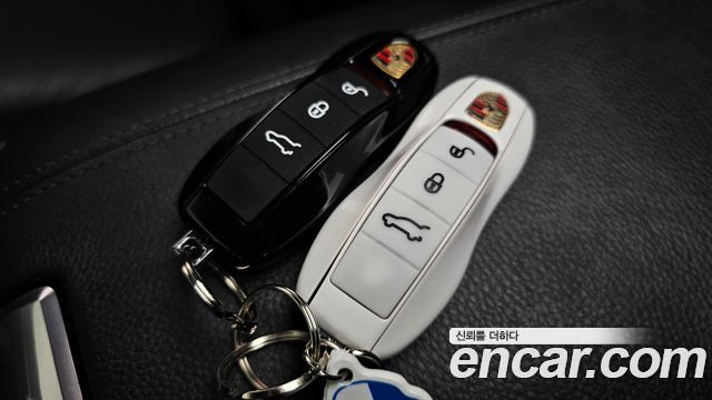 Porsche Cayenne 2017 — photo 16
