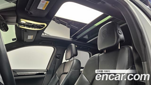 Porsche Cayenne 2017 — photo 19