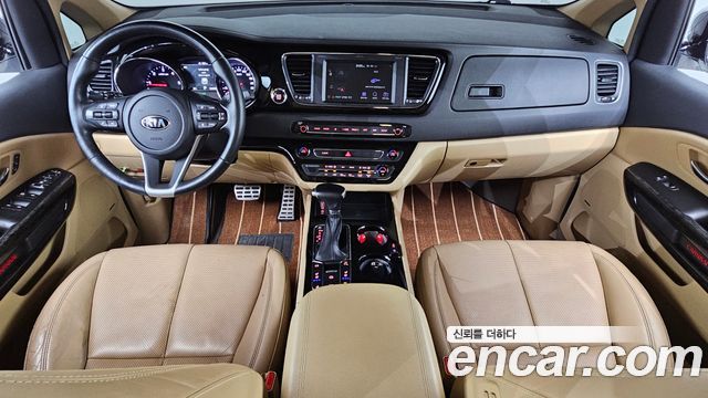 Kia Canival 2019 — photo 10