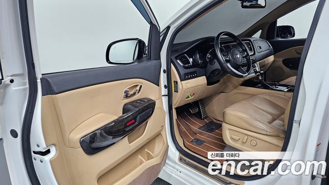 Kia Canival 2019 — photo 13